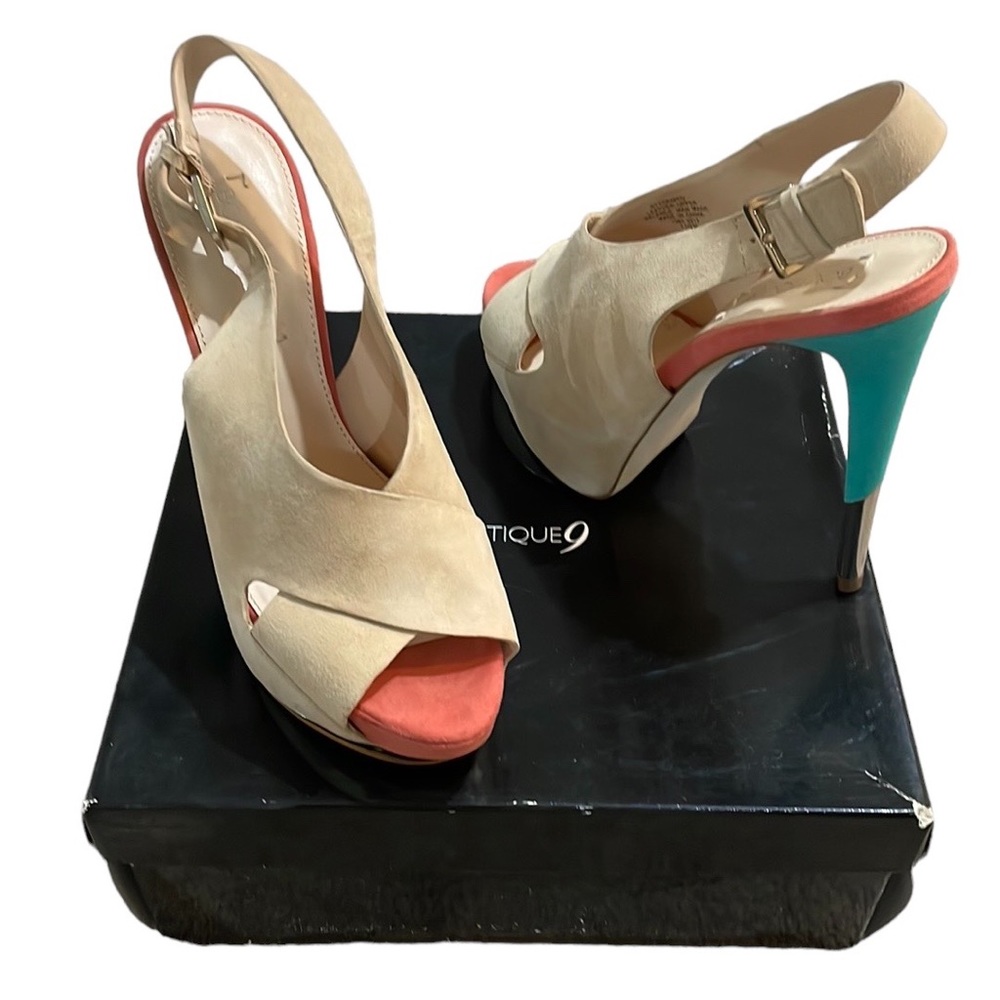 NWT! Stiletto shoes in suede in excellent conditions. Never used!!